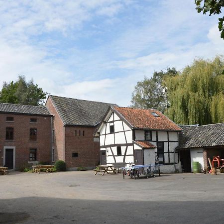 Spacious House In A Farm Located In The Bucolic Teuven المظهر الخارجي الصورة